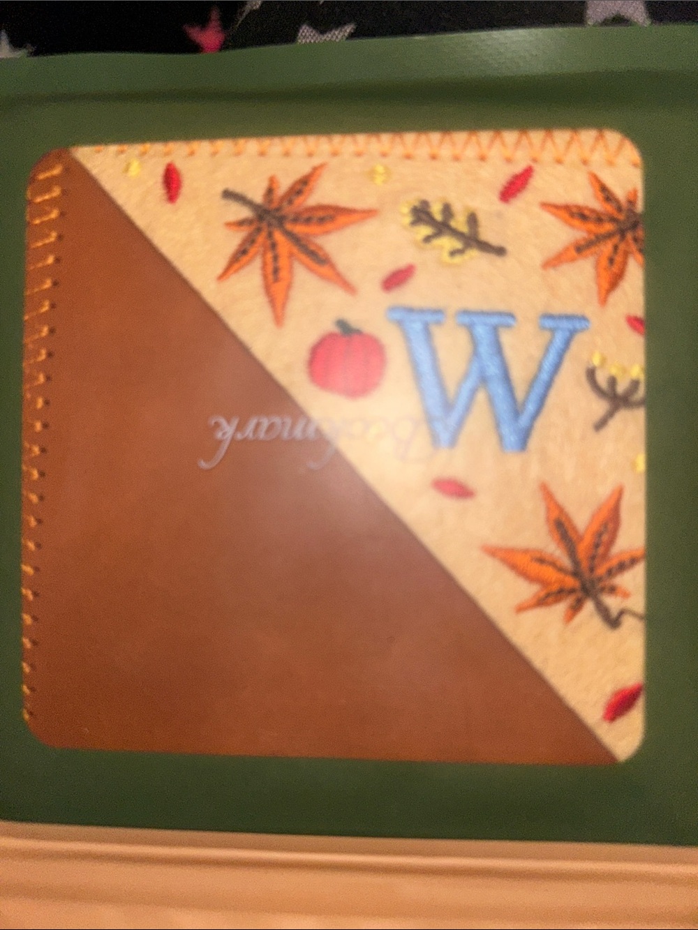 Embroidered Corner Bookmark - Green Daisy. Letters V & W - Picture 4 of 4